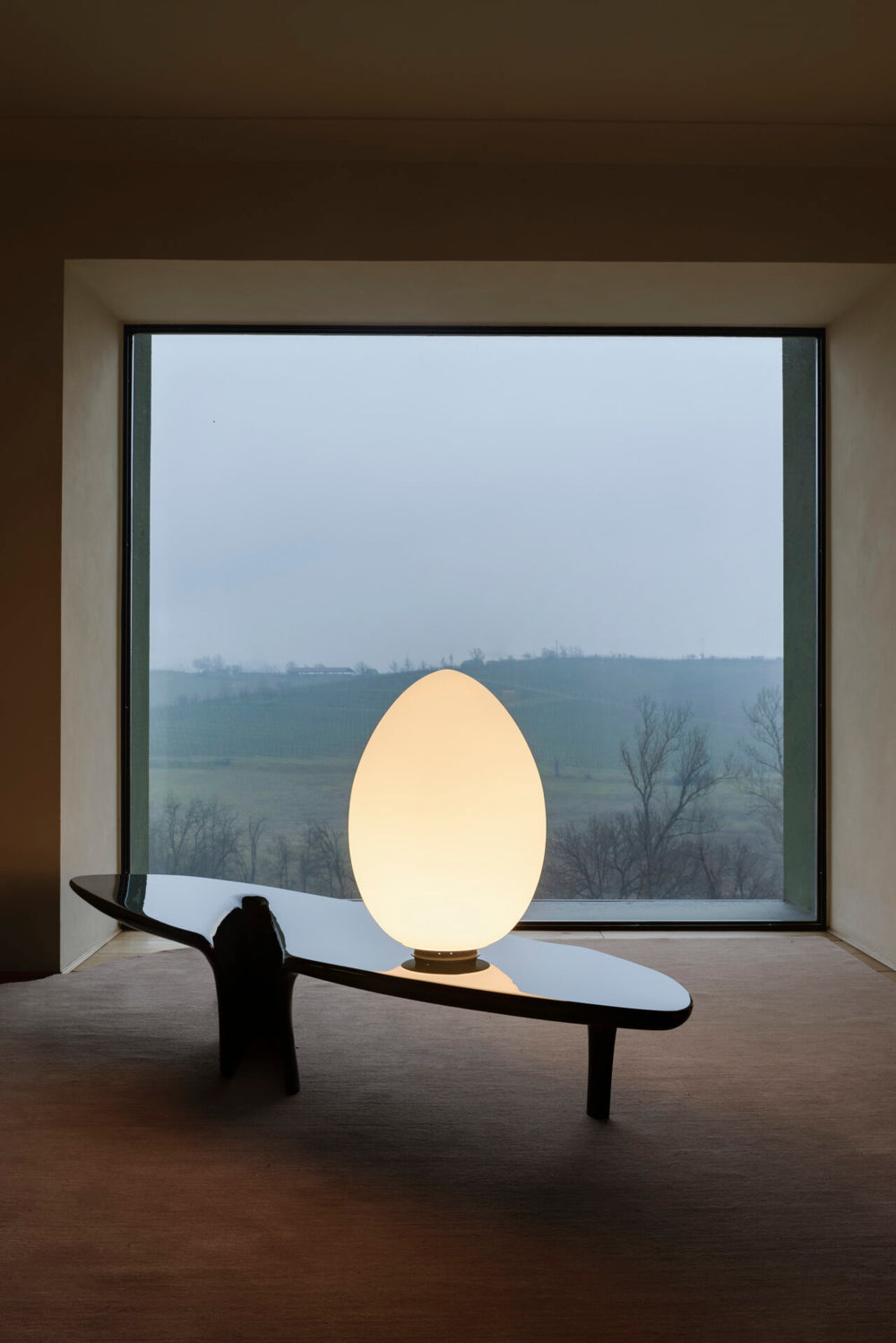 Uovo Table Lamp