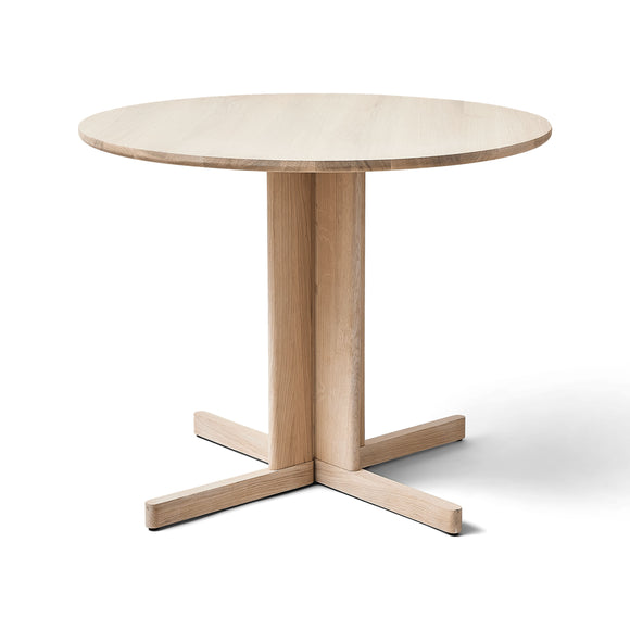 Trefoil Round Dining Table with 4 Legs