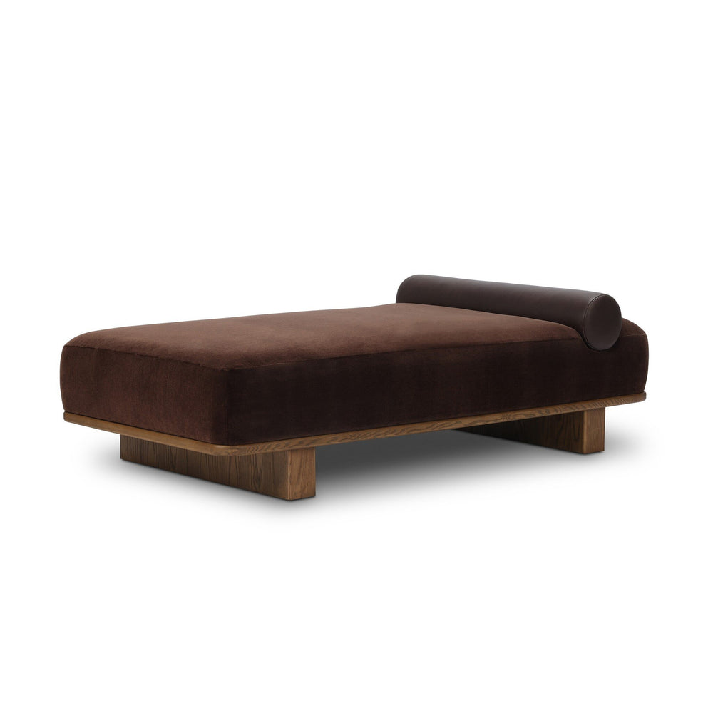 Teia Chaise Lounge