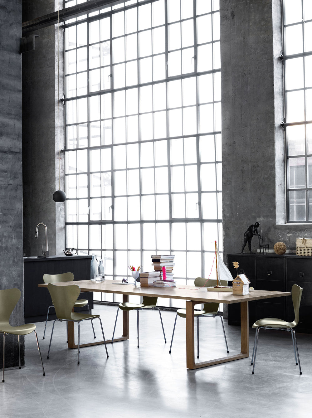 Essay Dining Table