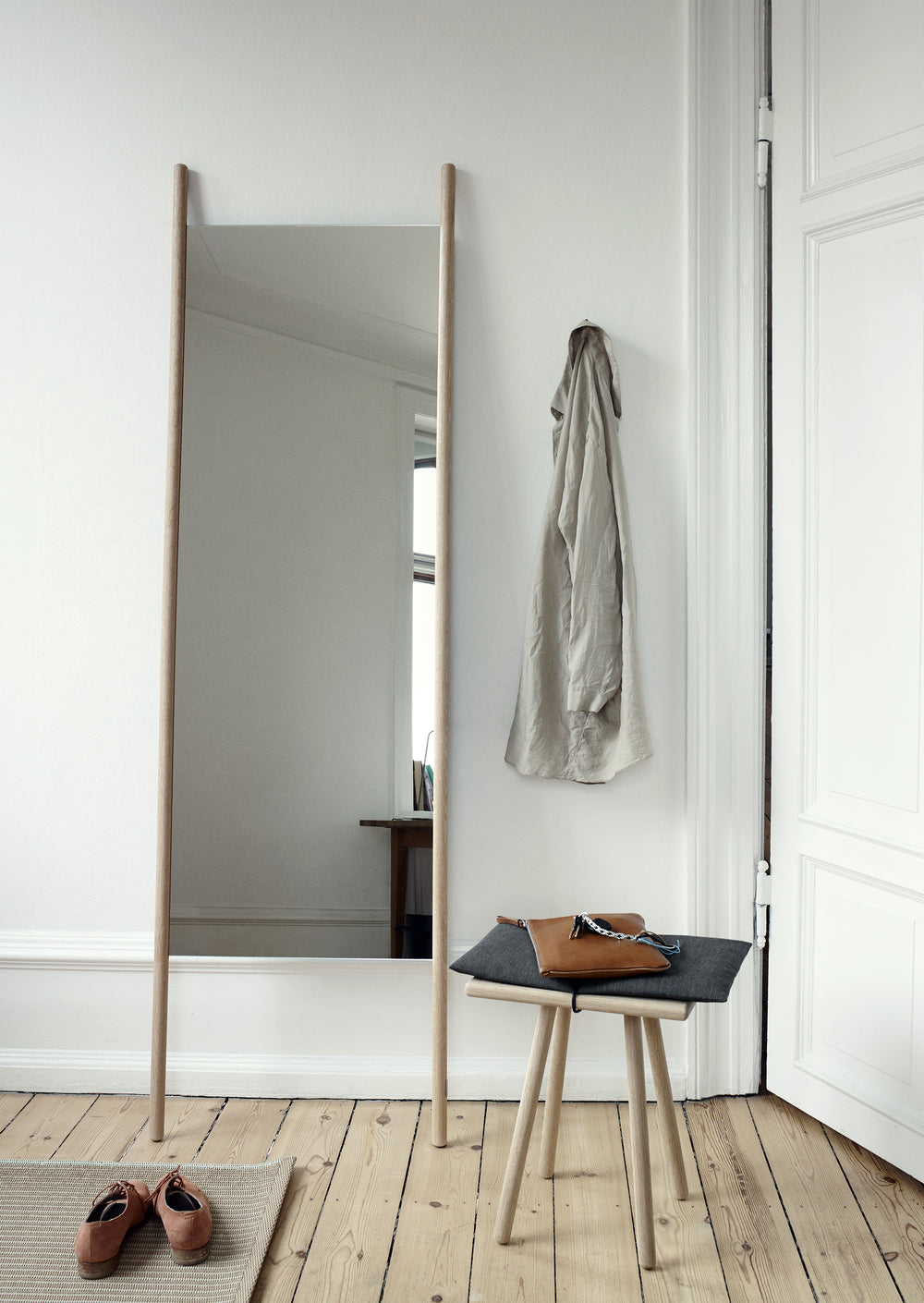 Georg Mirror