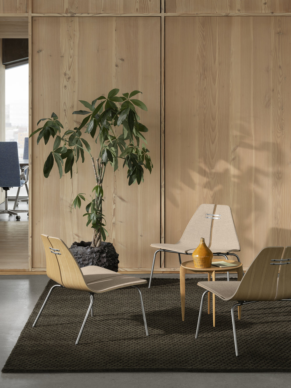PK23 Front Upholstered Lounge Chair