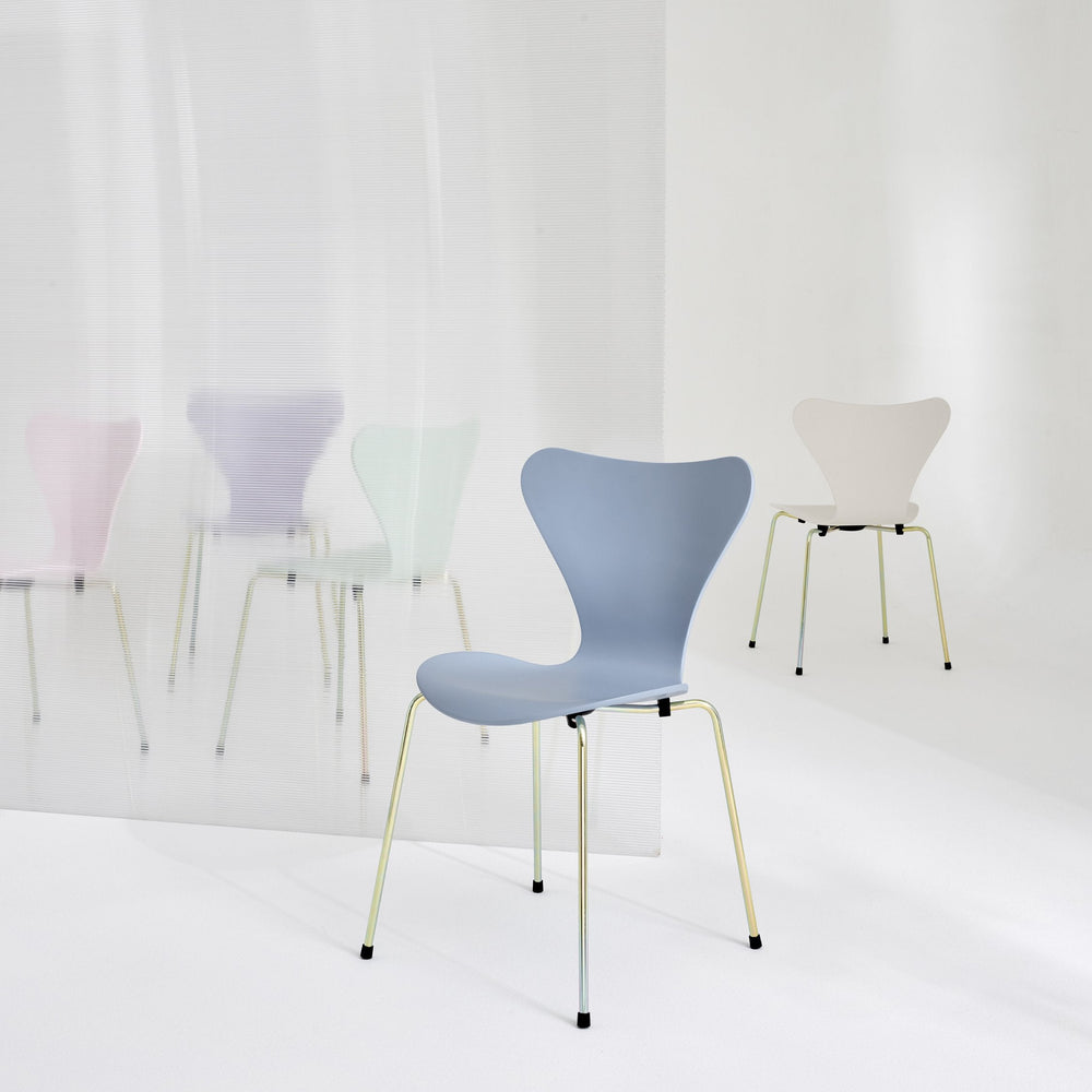 Series 7 Limited Edition 7:14 AM Chair