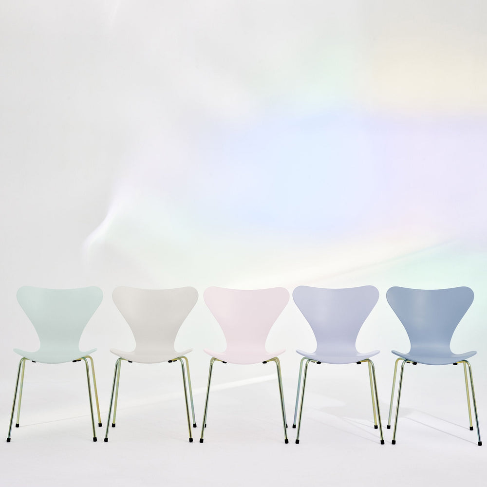 Series 7 Limited Edition 7:14 AM Chair