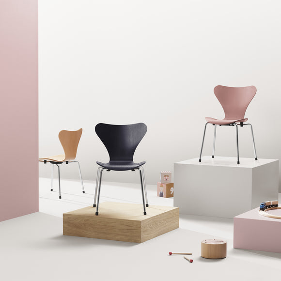 Fritz Hansen Series 7 Childrens Chair (Set of 2) 2Modern