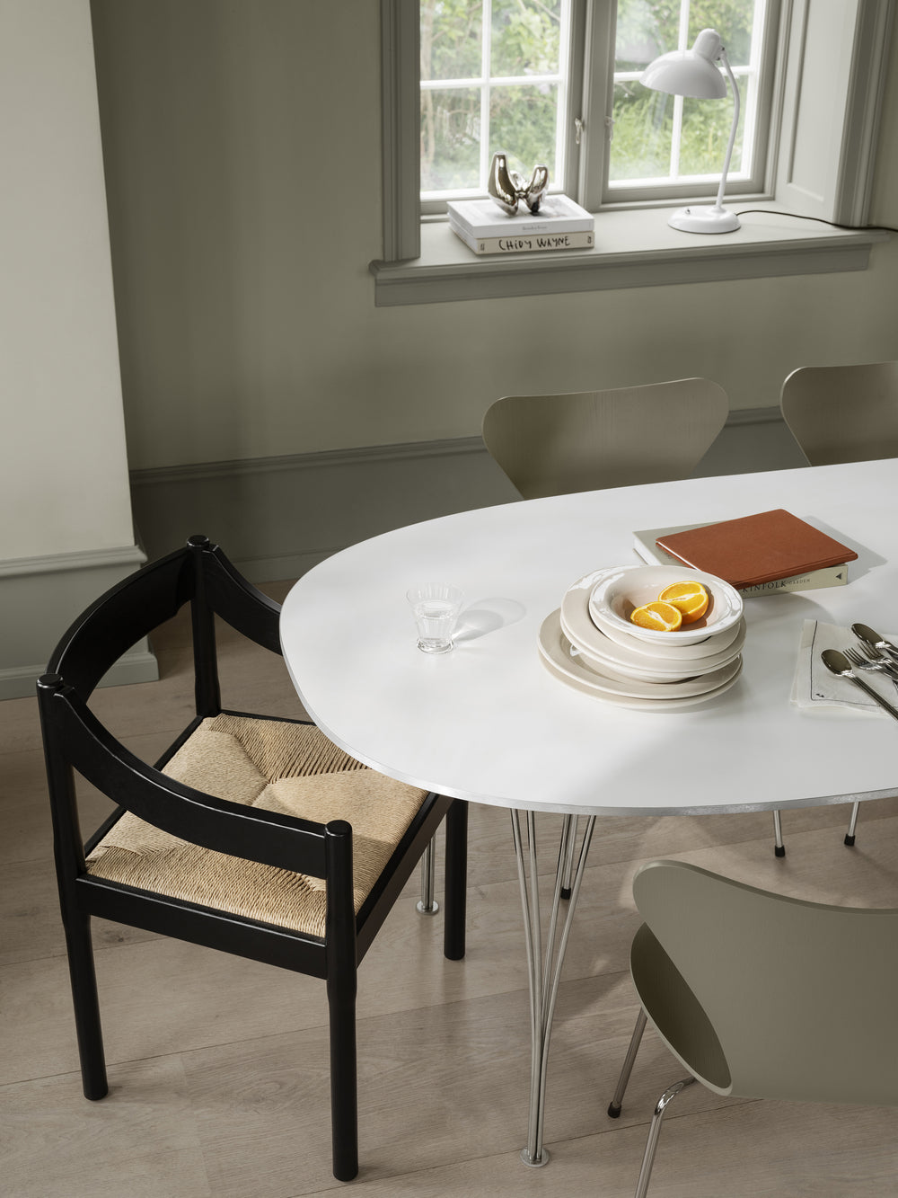 Superellipse Extendable Dining Table