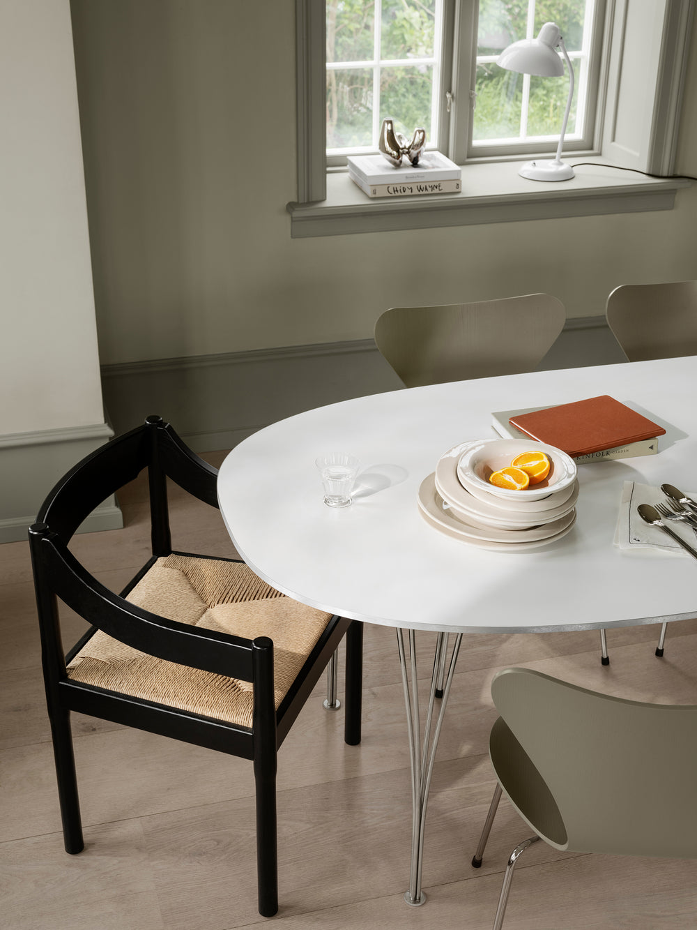 Superellipse Extendable Dining Table
