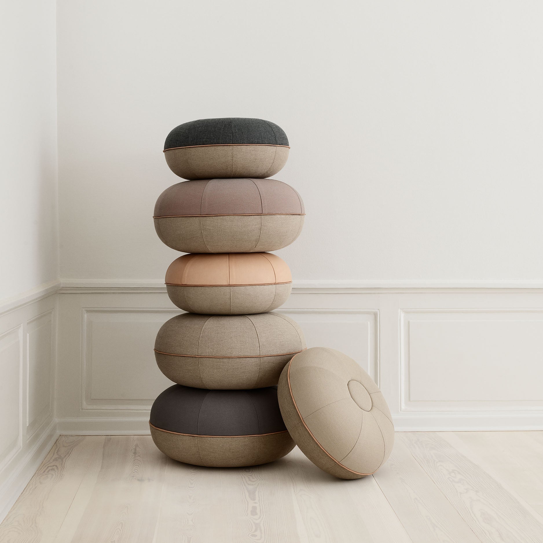 Fritz Hansen The Pouf - 2Modern