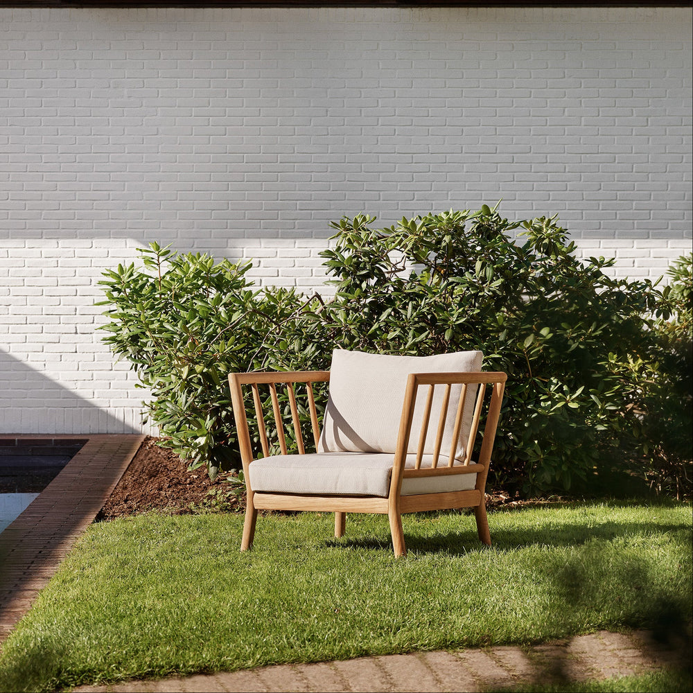 Tradition Outdoor Lounge Chair