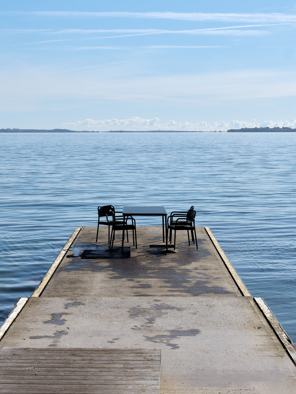 Vind Outdoor Dining Table