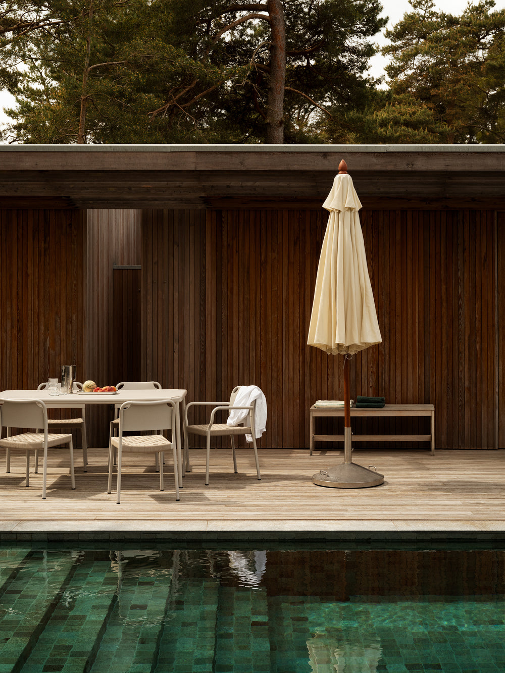 Vind Outdoor Dining Table