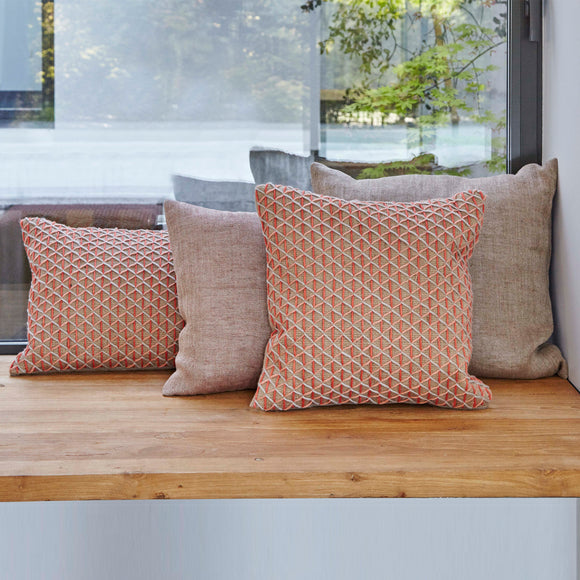 Espacio Raw Pillow