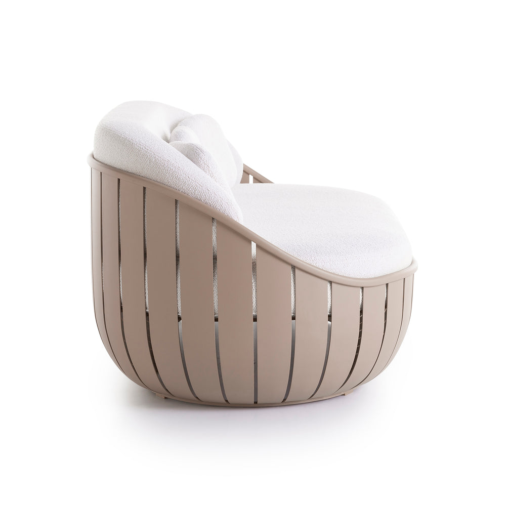 Arena Outdoor Lounge Chair
