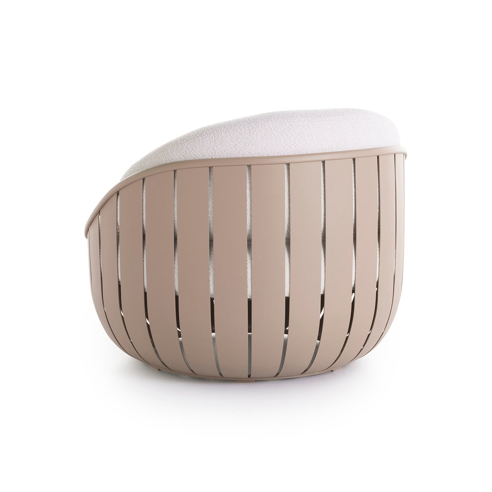 Arena Outdoor Lounge Chair