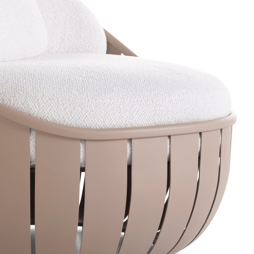 Arena Outdoor Lounge Chair