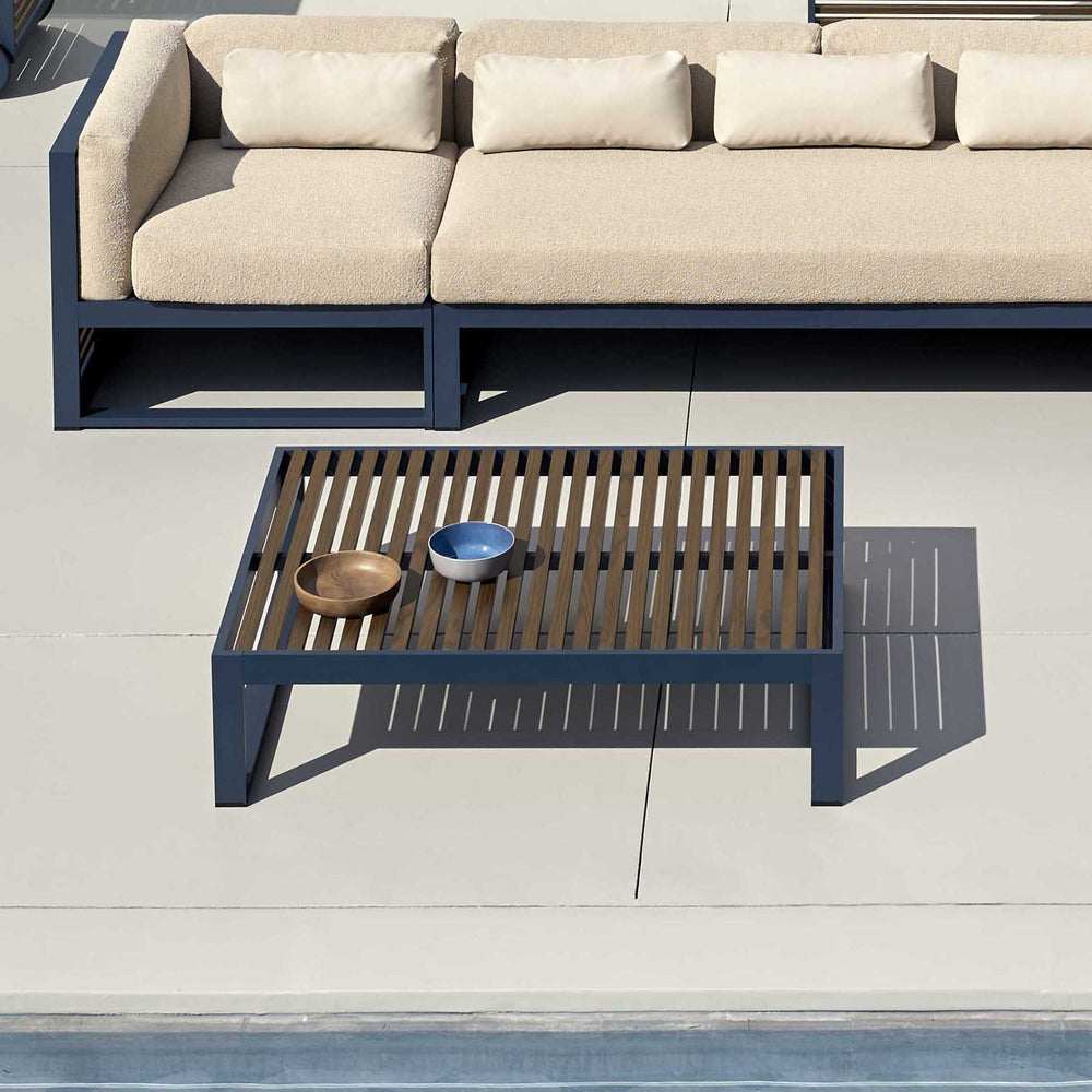 DNA Outdoor Coffee Table
