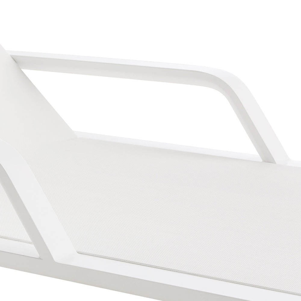 Stack Outdoor Chaiselongue with Arms and Wheels
