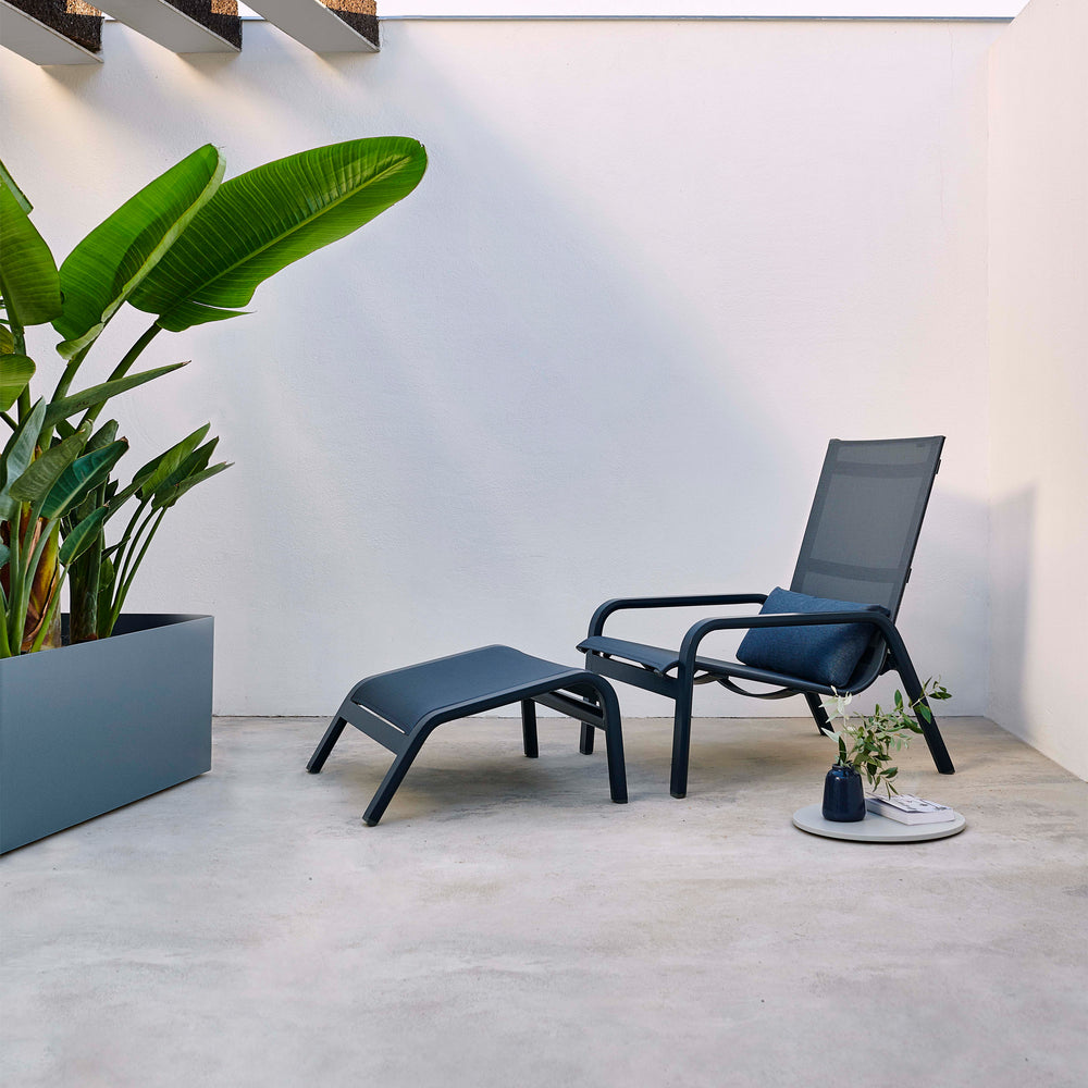 Stack Outdoor High Back Lounge Chair