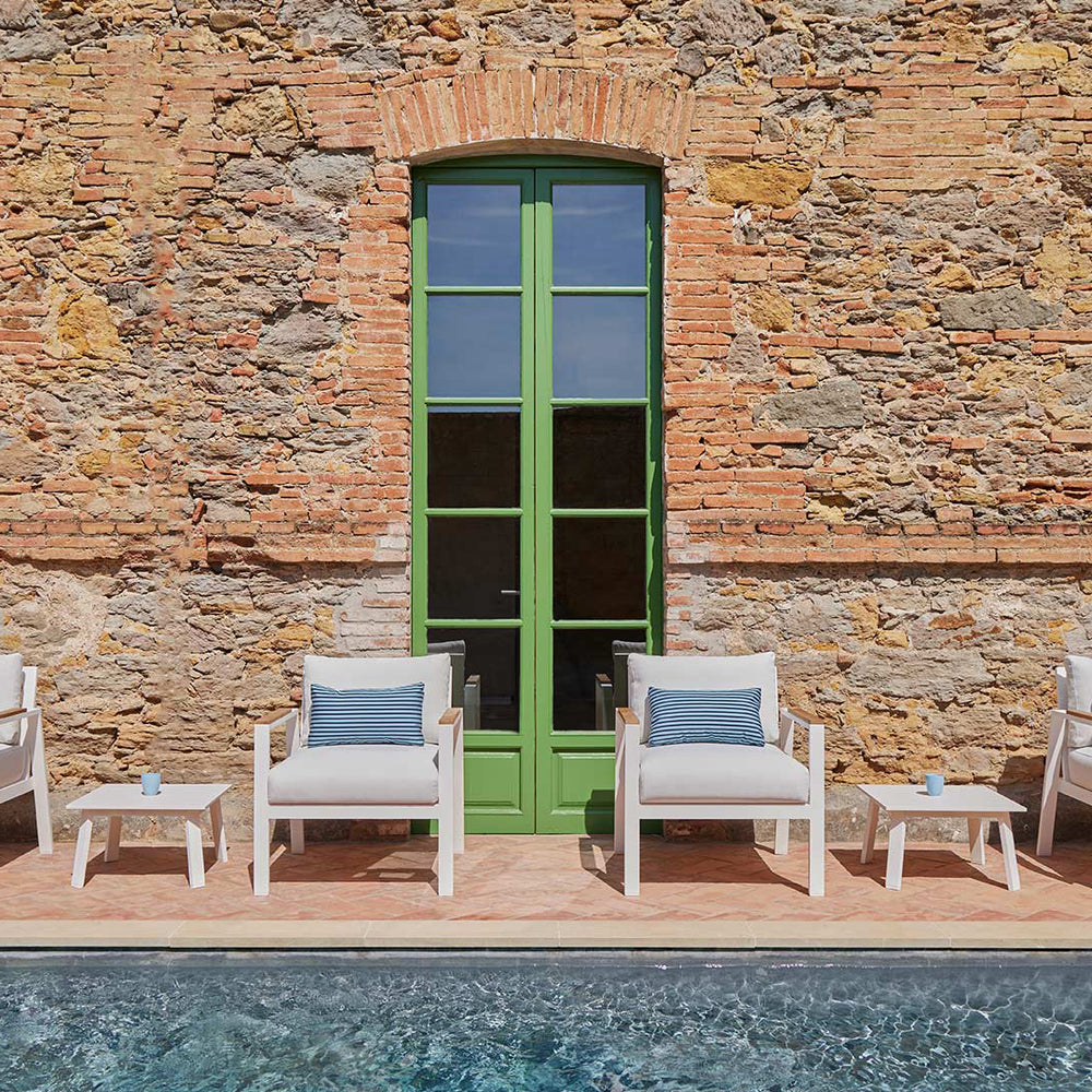 Timeless Outdoor Chaiselongue Table