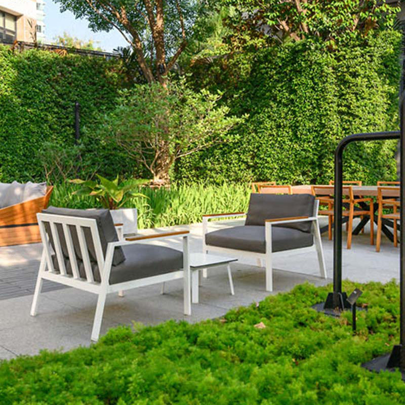 Timeless Outdoor Chaiselongue Table