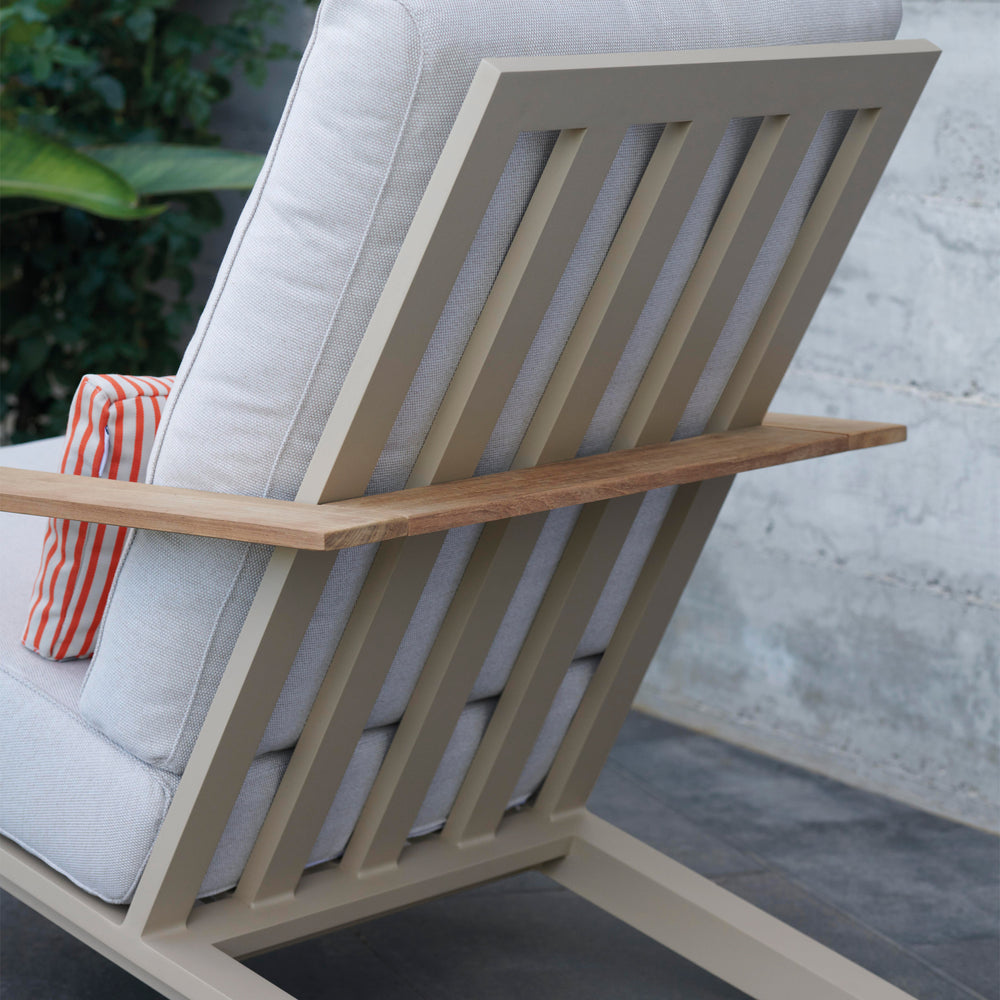 Timeless Relax Outdoor Club Chair