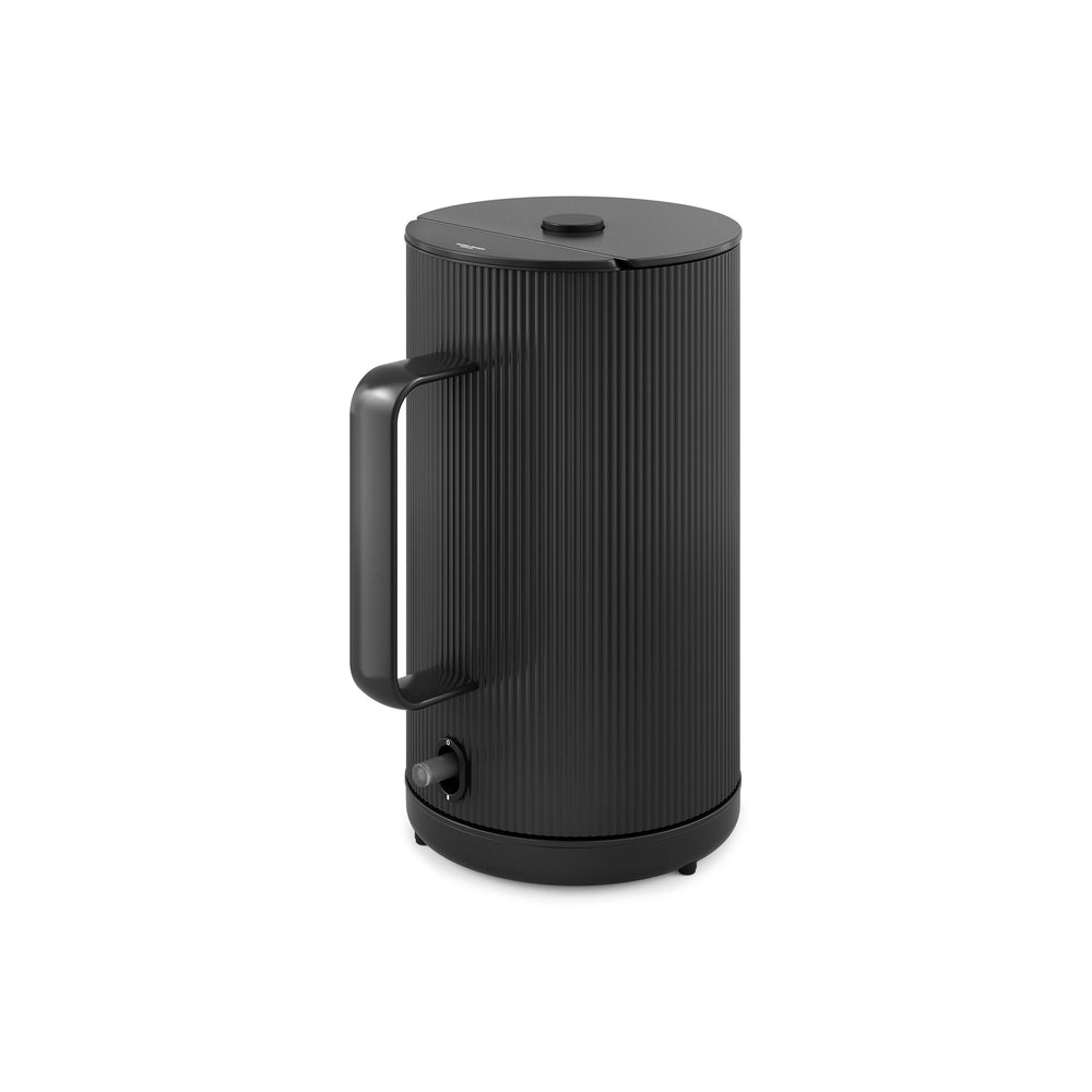 Georg Jensen Bernadotte Kettle, Black