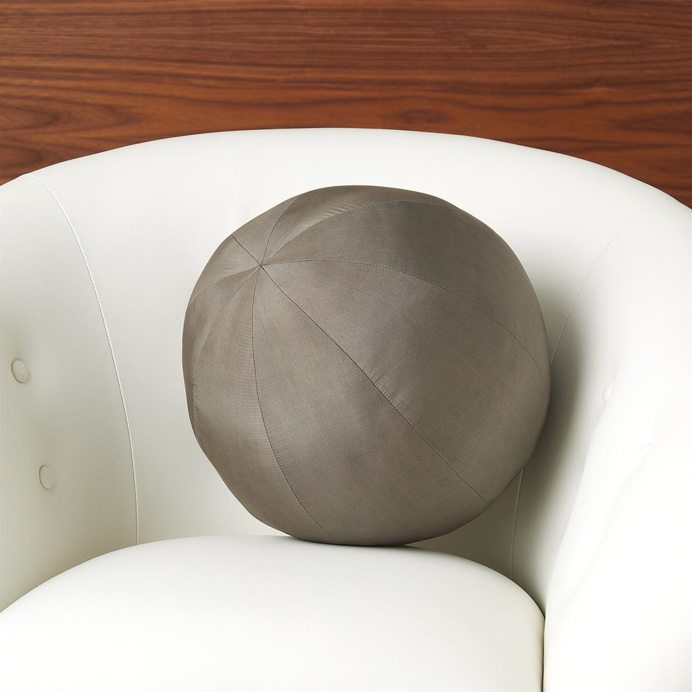 Ronde Throw Pillow