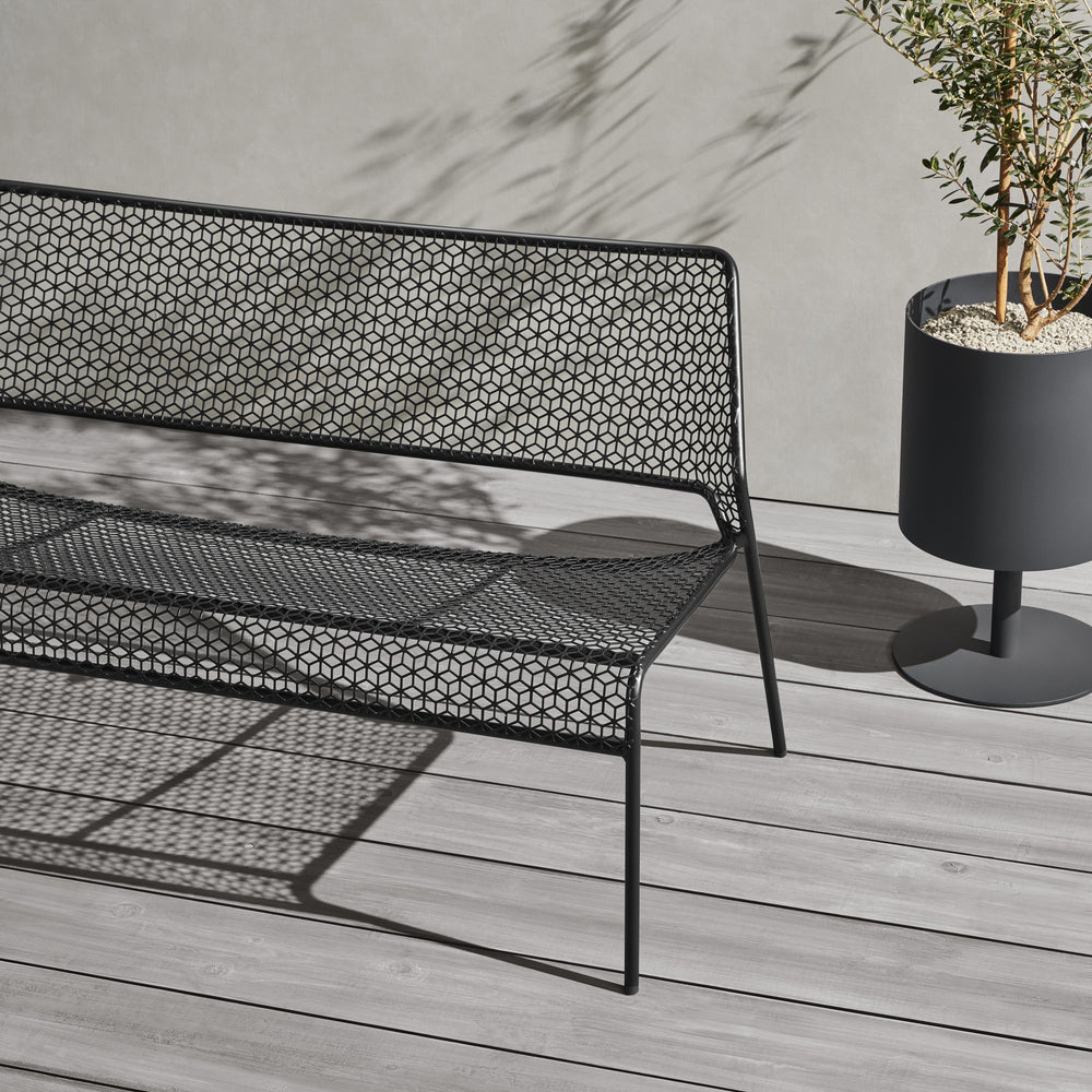 Hot Mesh Settee