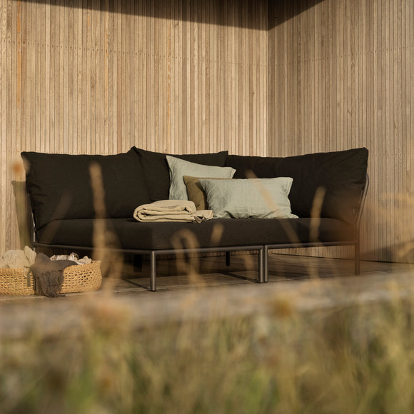 Level 2 Outdoor Cozy Corner