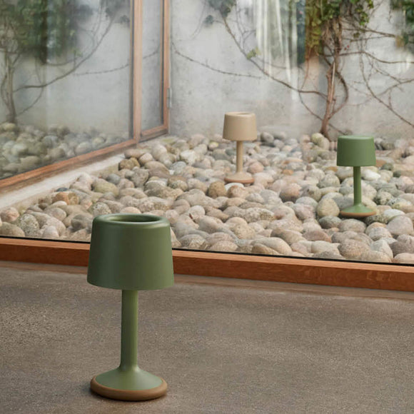 Luu Portable Outdoor LED Table Lamp