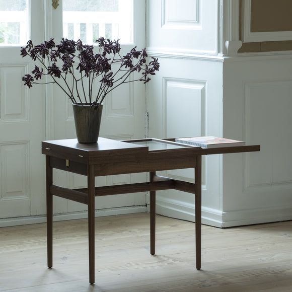 Art Collector’s Table