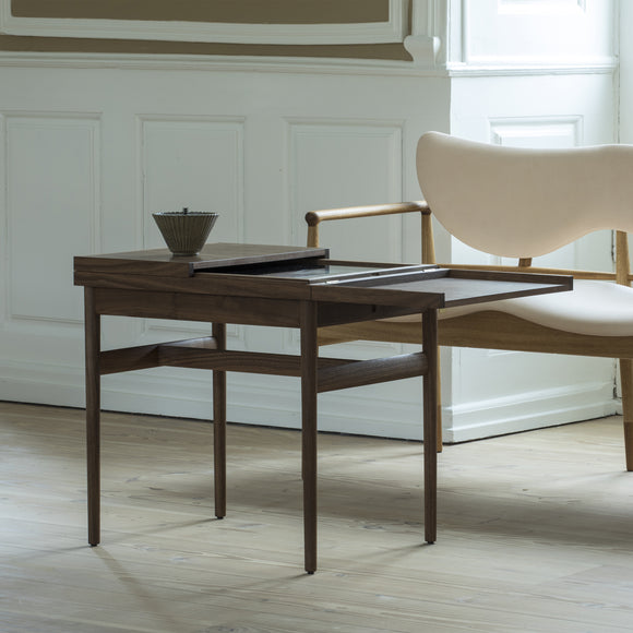 Art Collector’s Table