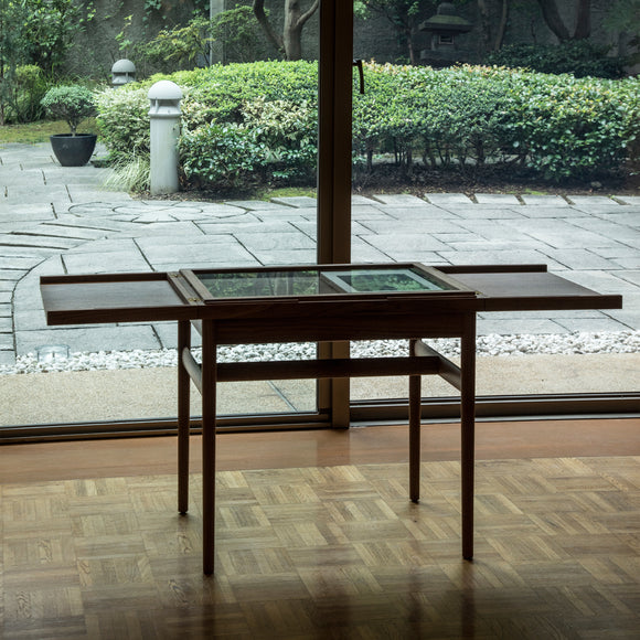 Art Collector’s Table