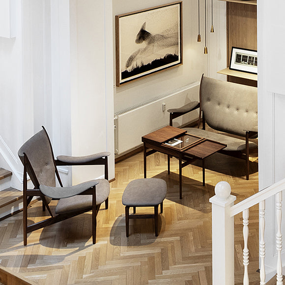 Art Collector’s Table