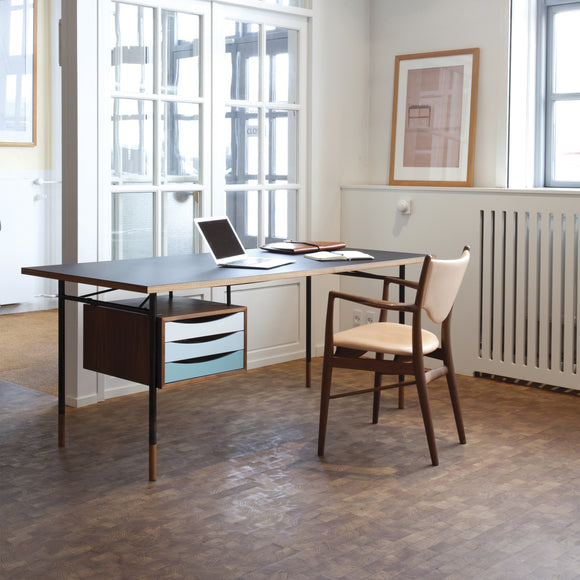 Nyhavn Desk with Tray Unit