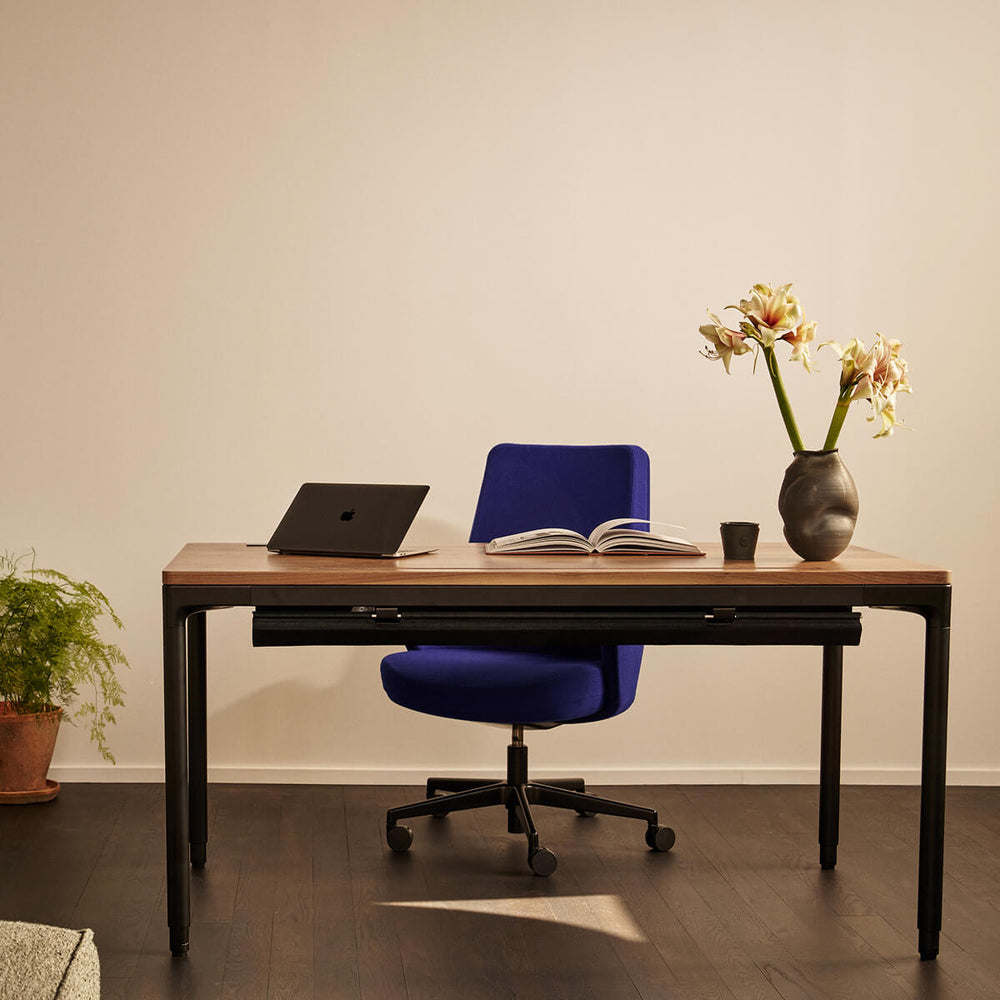 Float Quattro Work Desk with Cable Manager