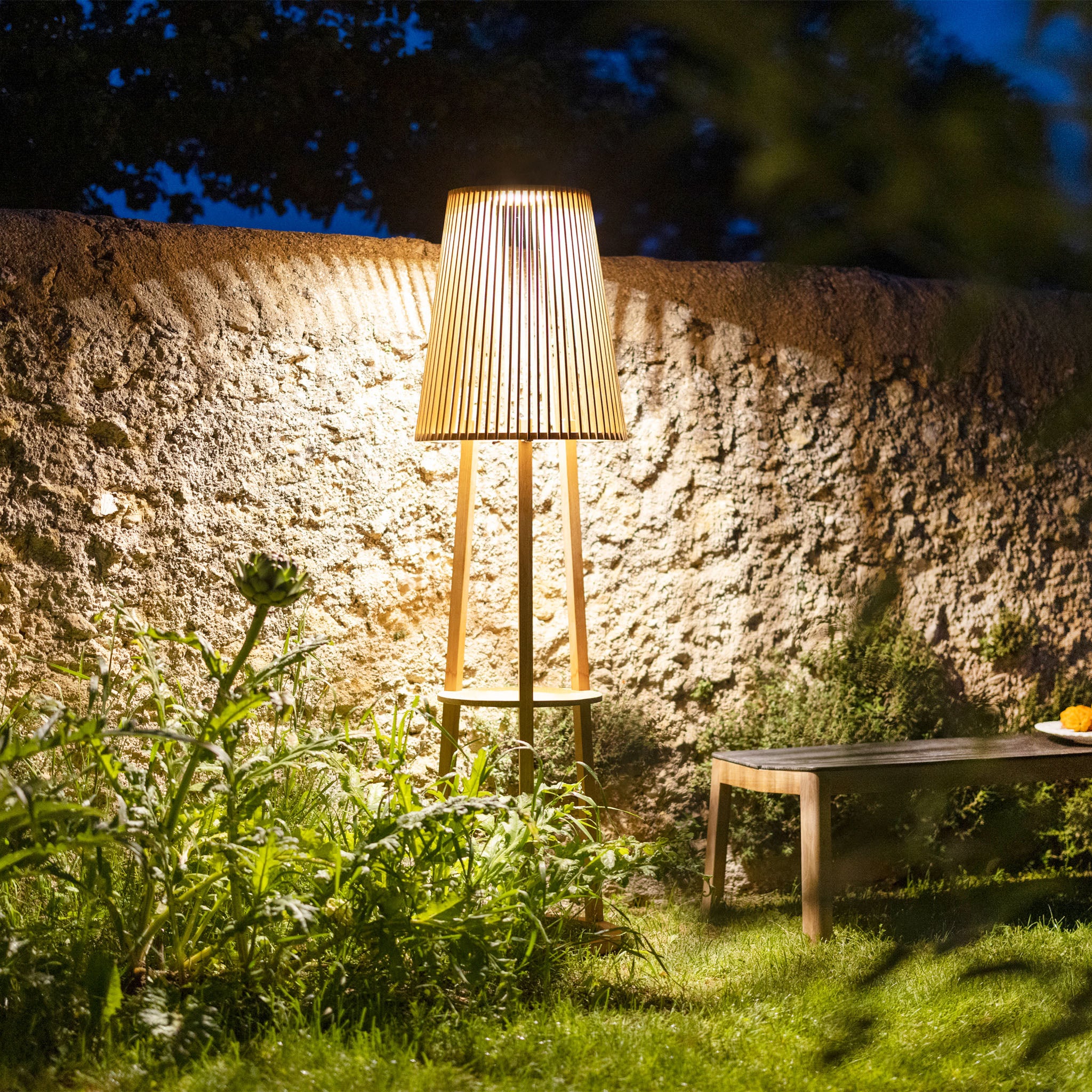 ライトショアジギング　ルッコラ Les Jardins Palma Solar Outdoor Floor Lamp - 2Modern