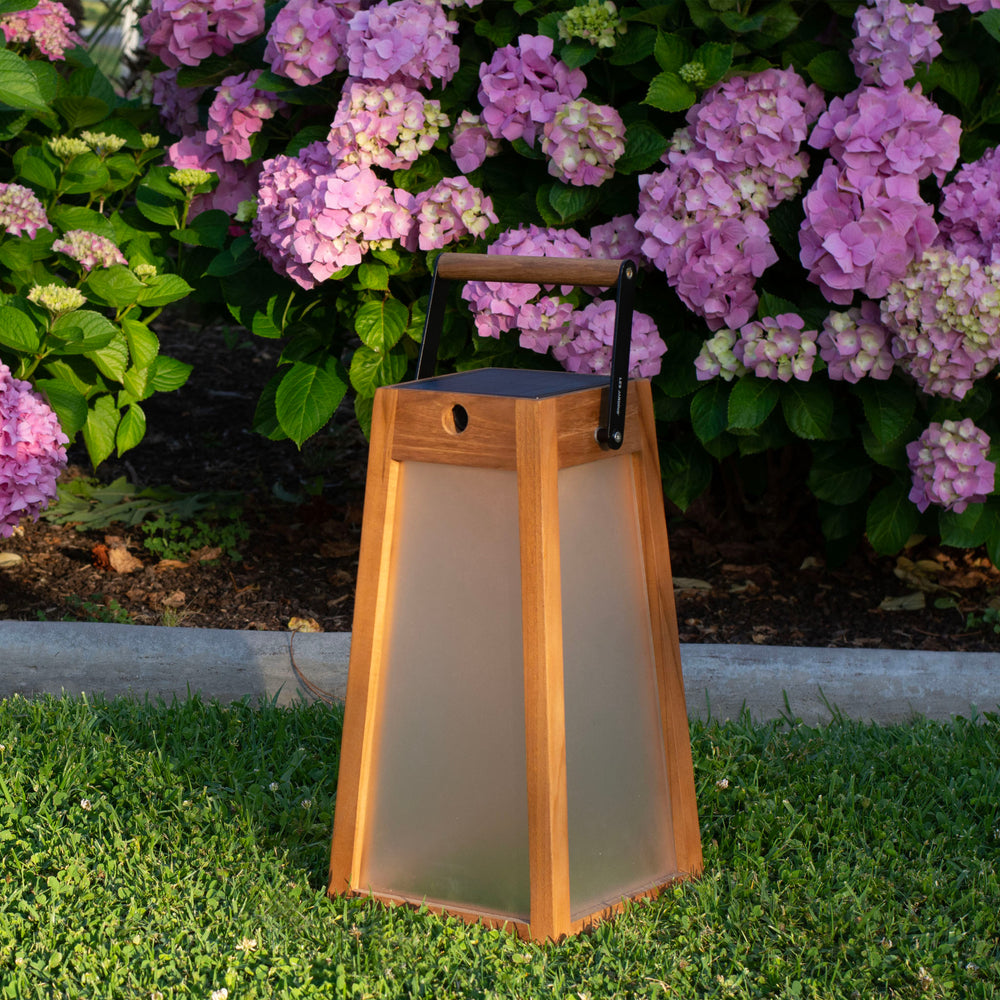 Roam Solar Portable Outdoor Lantern