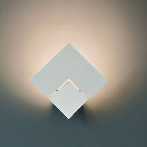 Puzzle Twist Wall Light