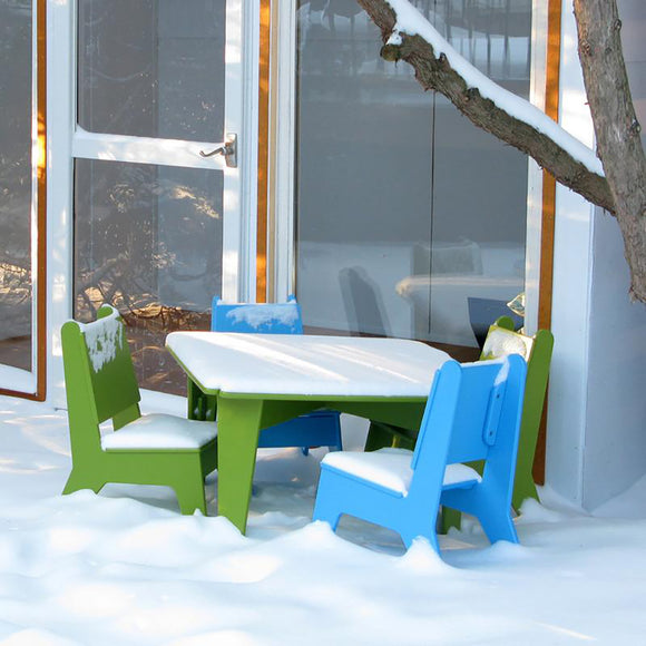 BBO2 Outdoor Table and Four Chairs Bundle
