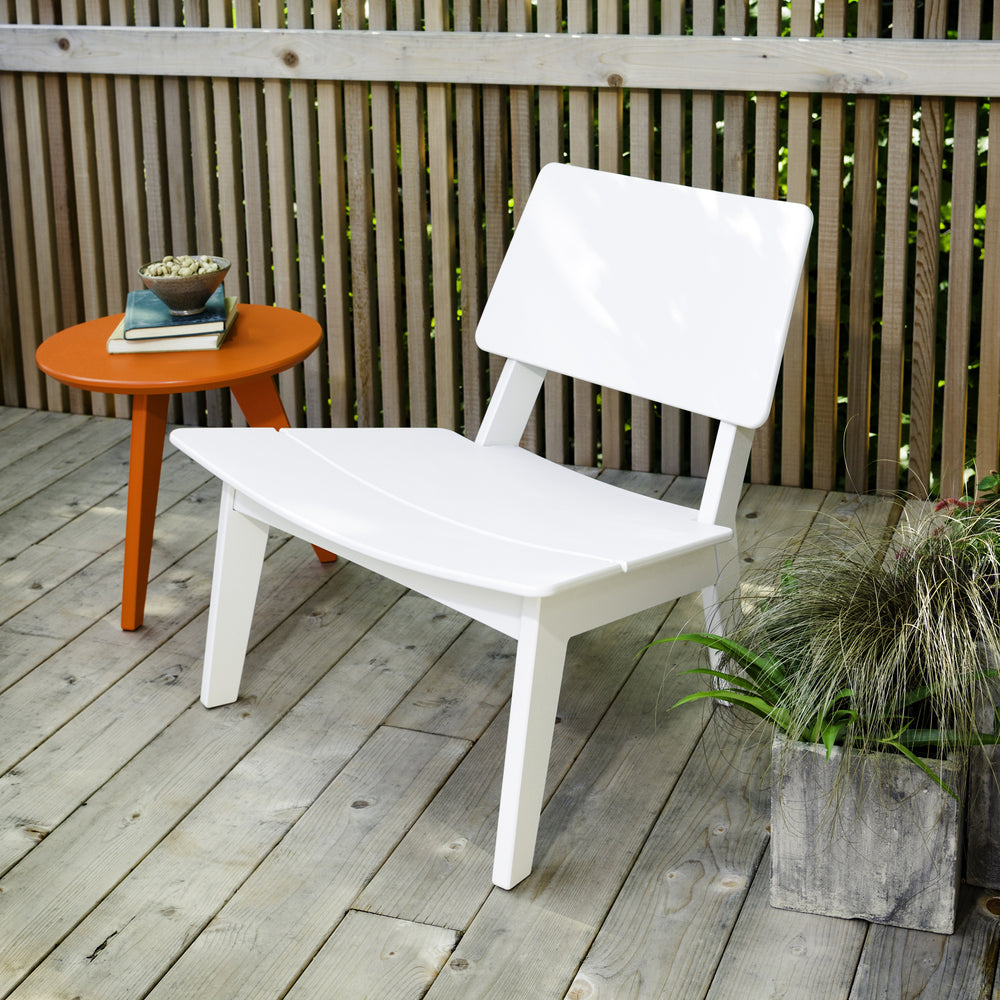 Lago Outdoor Lounge Chair and Satellite End Table Bundle