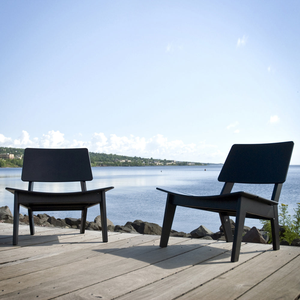 Lago Outdoor Lounge Chair and Satellite End Table Bundle
