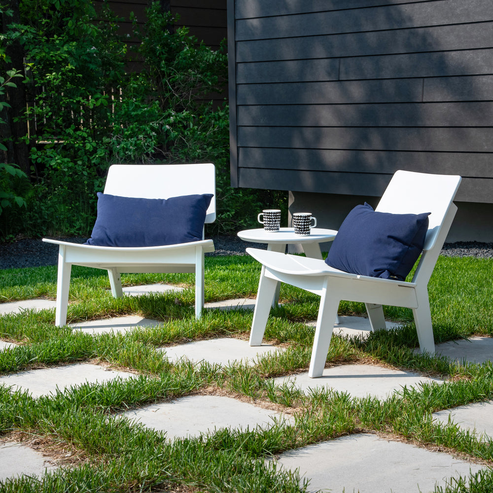 Lago Outdoor Lounge Chair and Satellite End Table Bundle