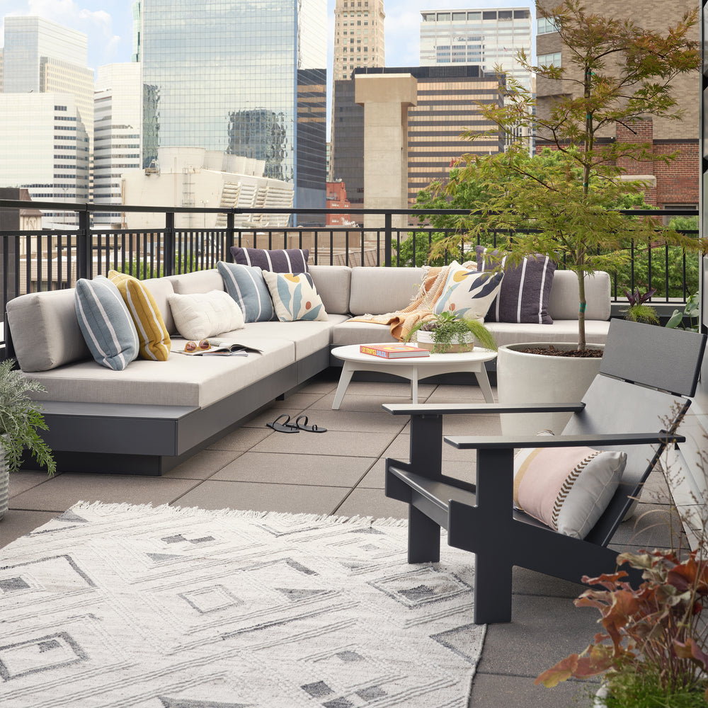 Lollygagger Outdoor Lounge Chair