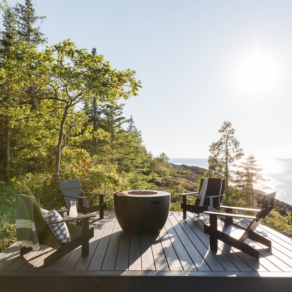 Lollygagger Outdoor Lounge Chair