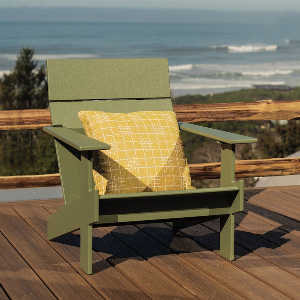 Lollygagger Outdoor Lounge Chair
