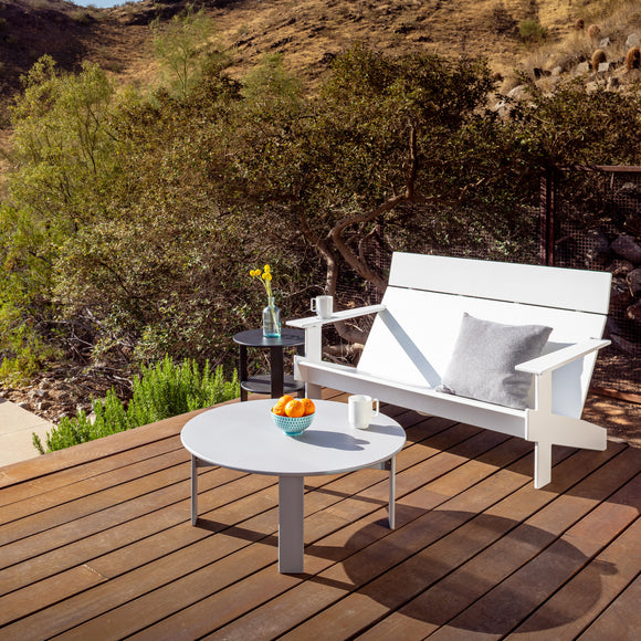 Lollygagger Round Outdoor Cocktail Table