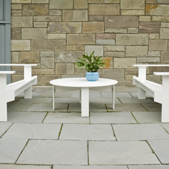 Lollygagger Round Outdoor Cocktail Table