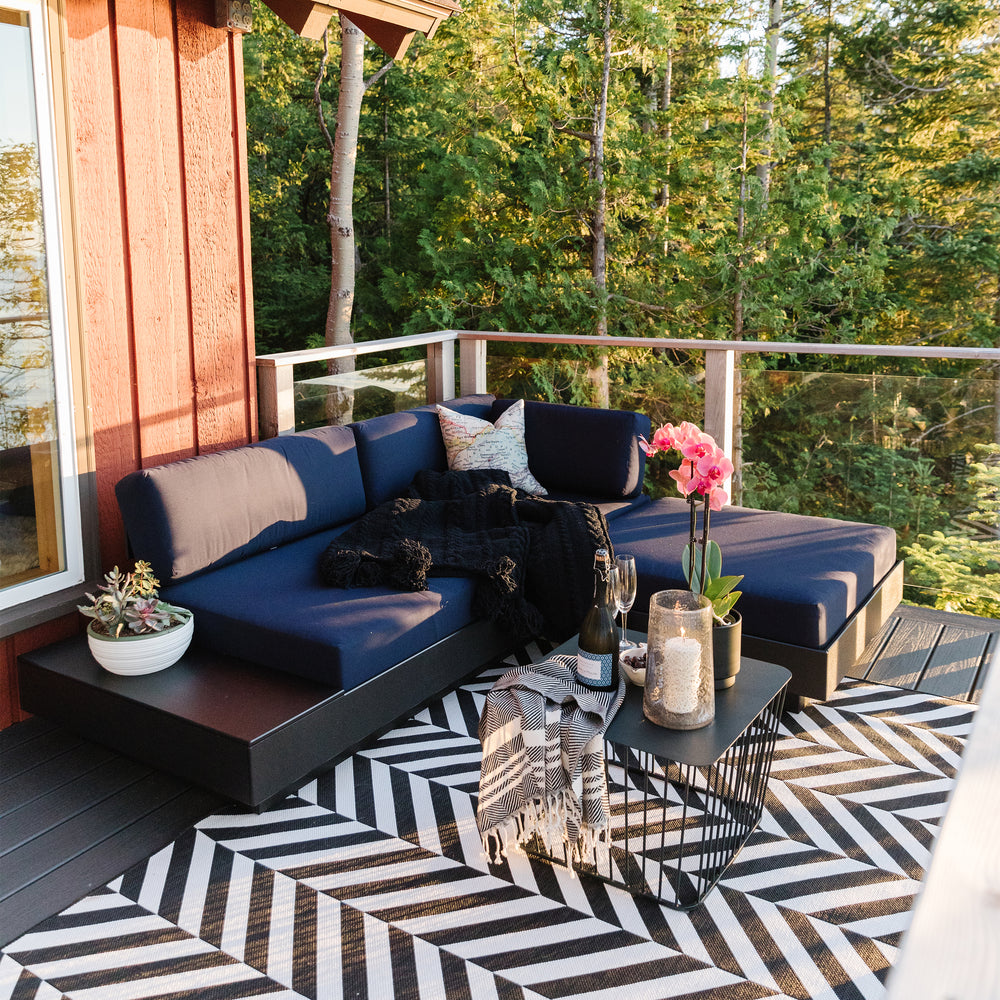 Platform One Outdoor Sofa with Left or Right Table