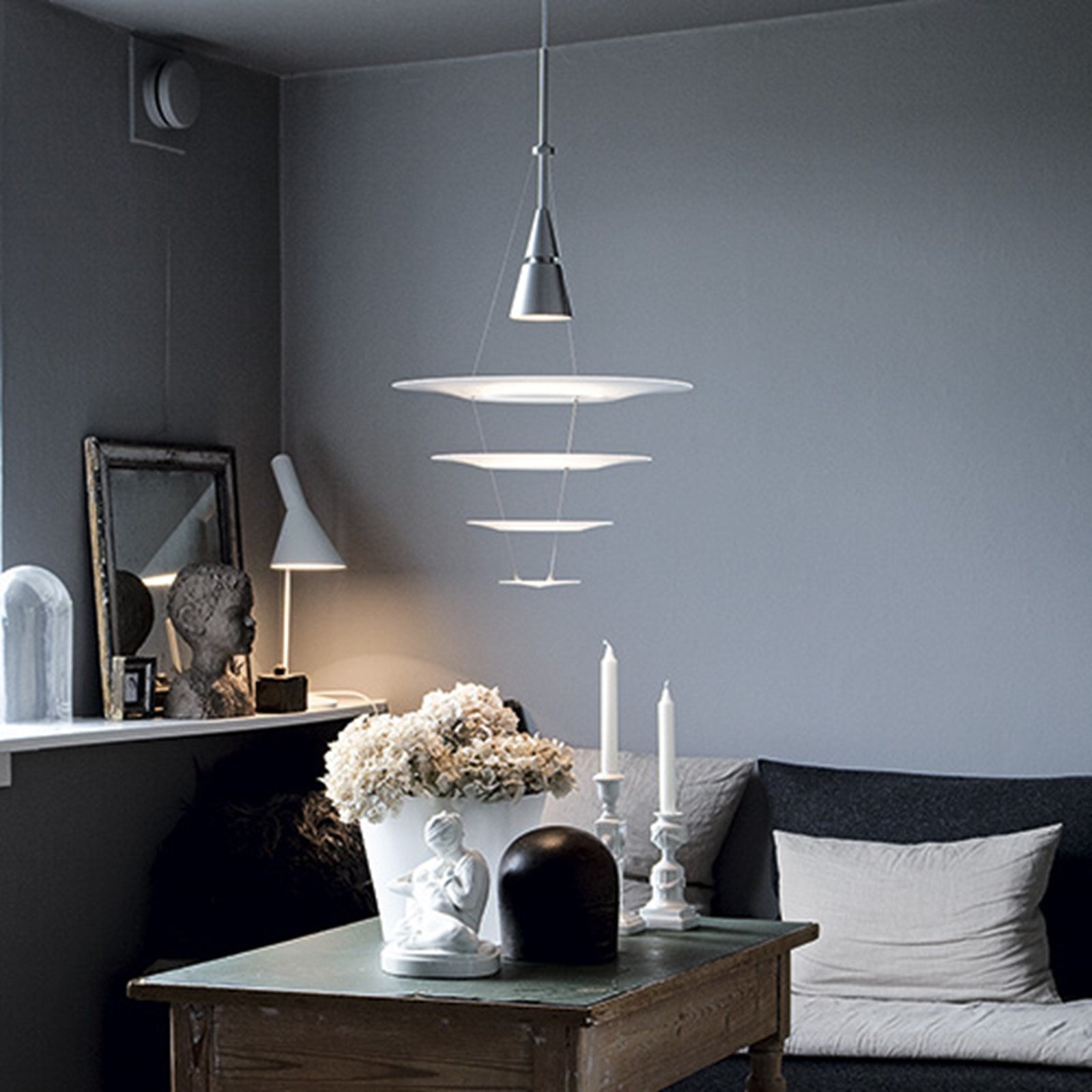 【最終価格】Louis Poulsen Enigma 425 ペンダントライト Louis Poulsen Enigma 425 Pendant Light - 2Modern